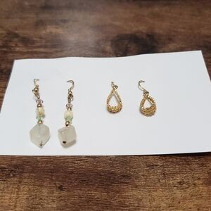 gold tone bundle lot of 2 pairs of earrings